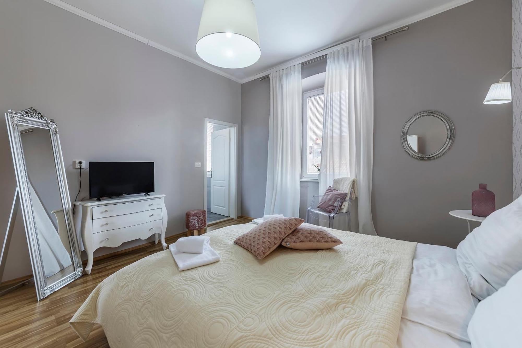 Captain Emo City Apartments Pula Dış mekan fotoğraf
